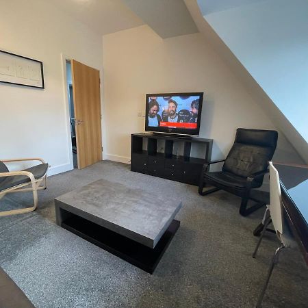 2 Bedroom 2 Bathroom Apartment 8 Including Free Parking Бромлі Екстер'єр фото