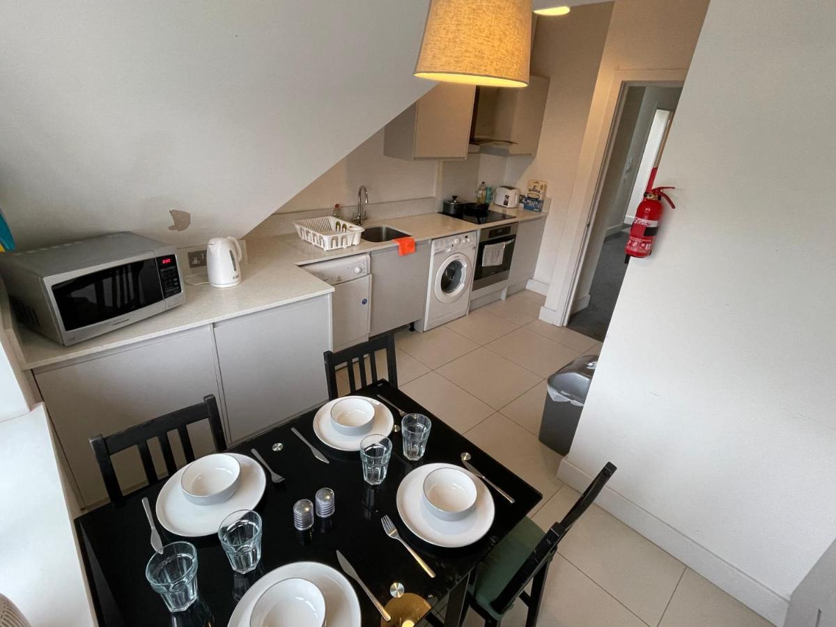 2 Bedroom 2 Bathroom Apartment 8 Including Free Parking Бромлі Екстер'єр фото