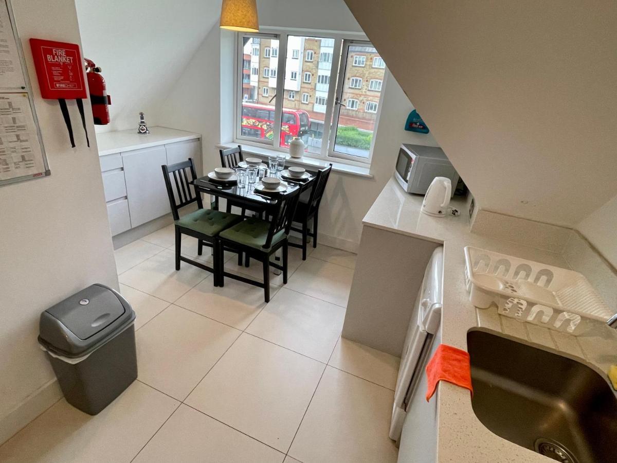 2 Bedroom 2 Bathroom Apartment 8 Including Free Parking Бромлі Екстер'єр фото