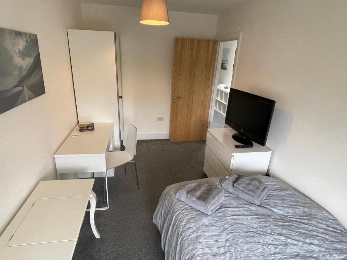 2 Bedroom 2 Bathroom Apartment 8 Including Free Parking Бромлі Екстер'єр фото